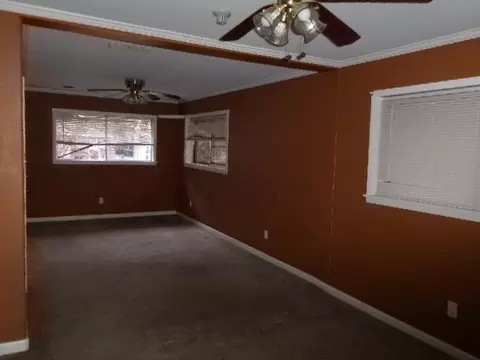 Living - 900 Watterman St, Minden, LA 71055 photo 3 of 5