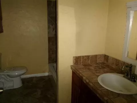 Bath - 900 Watterman St, Minden, LA 71055 photo 2 of 3