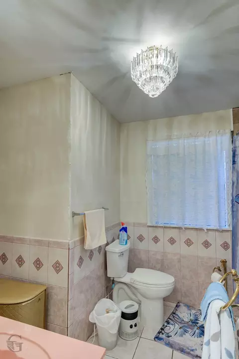 Bath - 607 5th St NE, Springhill, LA 71075 photo 2 of 2