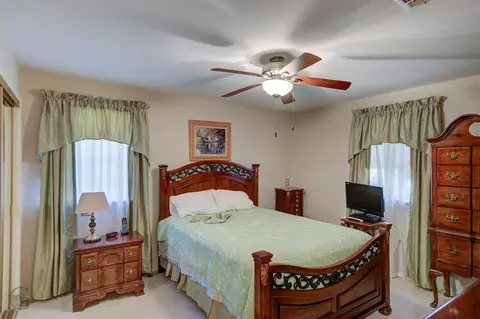 Bedroom - 607 5th St NE, Springhill, LA 71075 photo 1 of 5