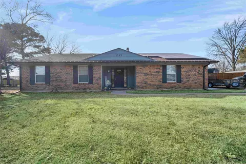 1712 Wildwood St, Corinth, TX 76210