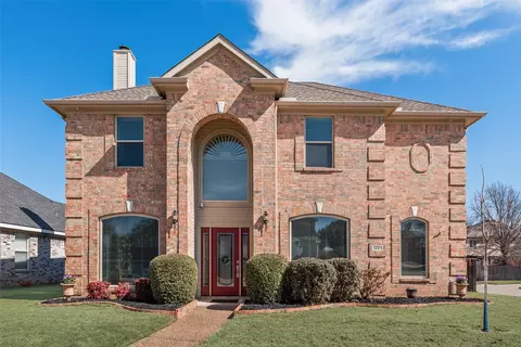 1201 Christopher Ln, Lewisville, TX 75077