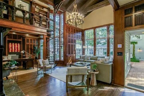2916 Sale St, Dallas, TX 75219