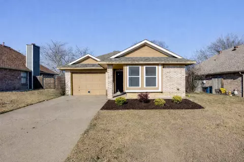 10204 Leatherwood Dr, Fort Worth, TX 76108