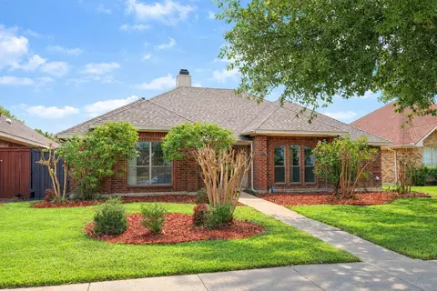 710 Cimarron Trl, Irving, TX 75063