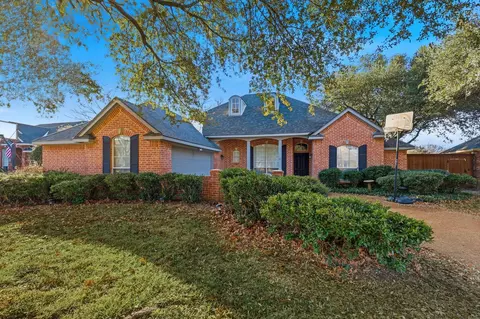 3318 Summergrove Dr, Arlington, TX 76001