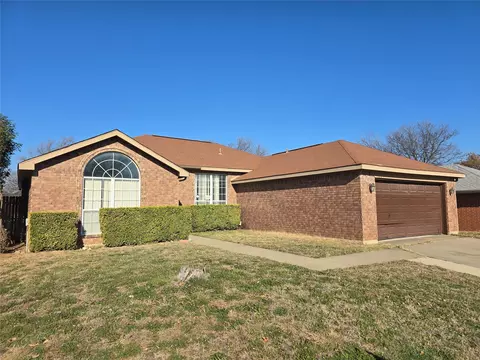 8012 Ashridge Rd, Fort Worth, TX 76134
