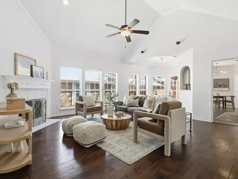 4812 Buckskin Dr, Fort Worth, TX 76137
