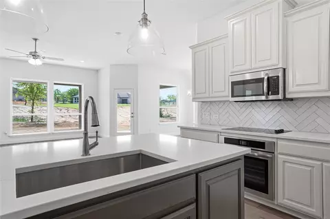 Kitchen - 118 Bitsy, Boyd, TX 76023 photo 4 of 4