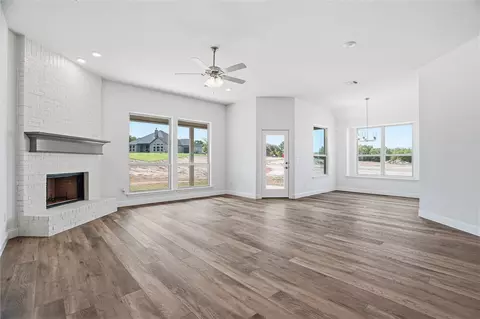 Living - 118 Bitsy, Boyd, TX 76023 photo 4 of 5
