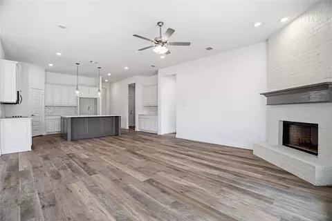 Living - 118 Bitsy, Boyd, TX 76023 photo 5 of 5