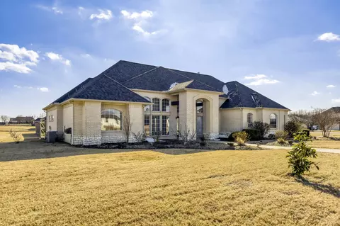 153 Whispering Winds Dr, Gunter, TX 75058