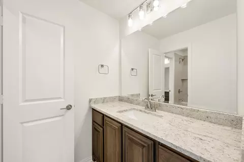 Bath - 8912 Cisco Dr, Argyle, TX 76226 photo 5 of 6