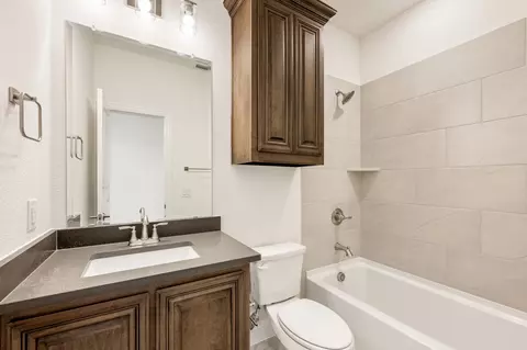 Bath - 8912 Cisco Dr, Argyle, TX 76226 photo 3 of 6