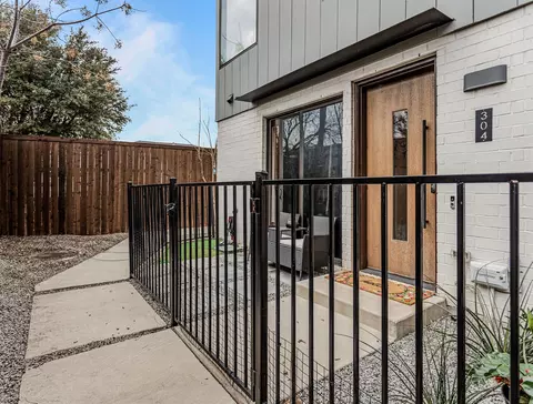 304 Mathey Ct, Dallas, TX 75208