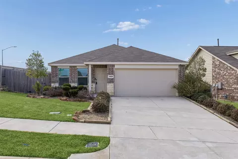 8408 Hollow Bend St, Fort Worth, TX 76123