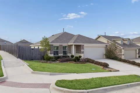 8408 Hollow Bend St, Fort Worth, TX 76123