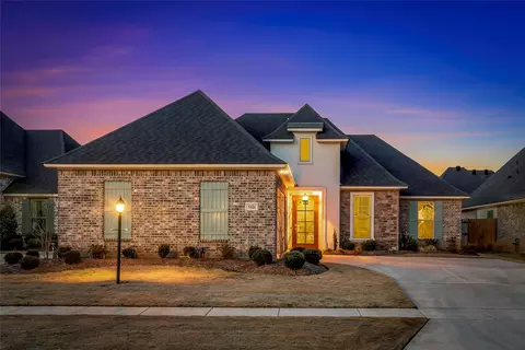 5126 Tensas Dr, Bossier City, LA 71111