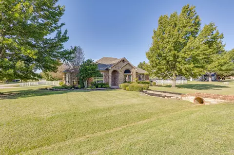 3712 Vista North Dr, Burleson, TX 76028