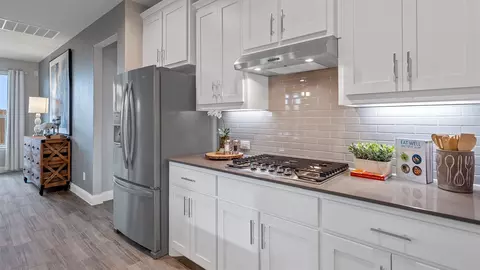 Kitchen - 10385 Sunset Shore Dr, Midlothian, TX 76065 photo 6 of 8
