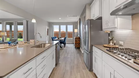 Kitchen - 10385 Sunset Shore Dr, Midlothian, TX 76065 photo 4 of 8