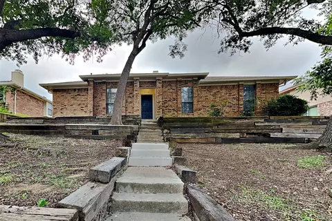 1724 Saint James Dr, Carrollton, TX 75007