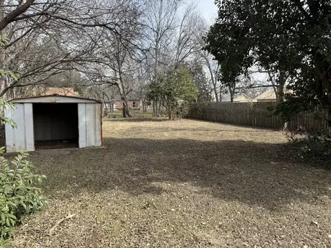 Exterior - 3211 N 25th St, Waco, TX 76708 photo 4 of 5