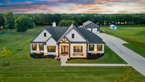 7360 Shady Oak Dr, Aubrey, TX 76227