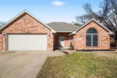 1864 Nottingham Dr, Kaufman, TX 75142