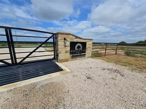 30 Oasis Ct, Perrin, TX 76449