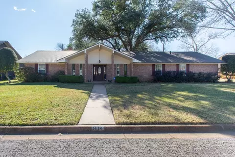 904 Clifford St, Athens, TX 75751