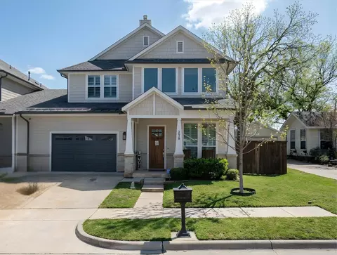 203 W Kimball St #B, Mansfield, TX 76063