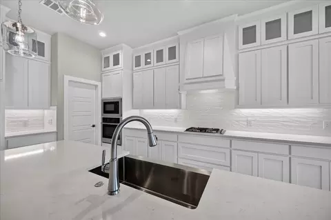 Kitchen - 462 Creekside, Haslet, TX 76052 photo 3 of 3
