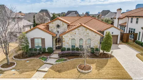 628 Creekway Dr, Irving, TX 75039