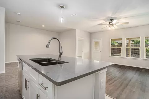 Kitchen - 704 Christopher Dr, Cleburne, TX 76033 photo 1 of 4