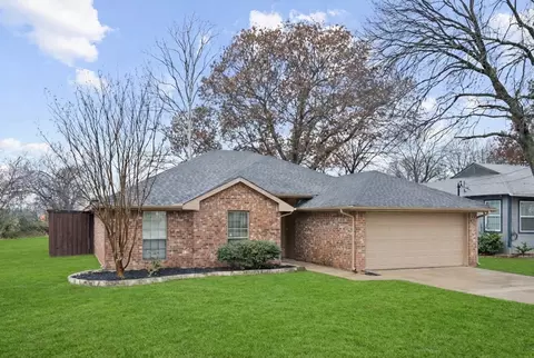 115 Hill Ln, Red Oak, TX 75154