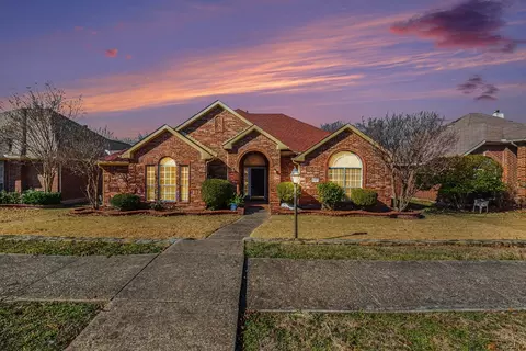 1227 Rivercrest Dr, Mesquite, TX 75181