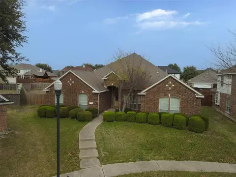 819 Paisley Ln, Red Oak, TX 75154