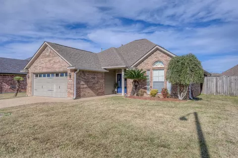 5861 Bluebonnett Dr, Bossier City, LA 71112