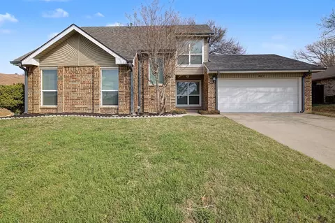 507 Claymore Dr, Euless, TX 76040