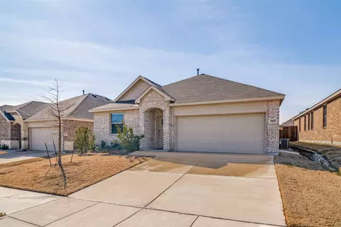 1413 Reunion Dr, Crandall, TX 75114
