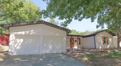 1646 Jackson St, Grand Prairie, TX 75051