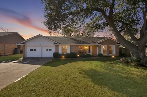 4018 Lynbrook Ln, Arlington, TX 76015