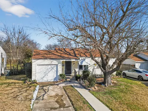 4945 Gilbert Dr, Fort Worth, TX 76116