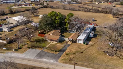 5920 Walnut Creek Dr, Granbury, TX 76049