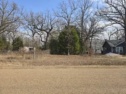 320 Double Bridge Rd, Mabank, TX 75156
