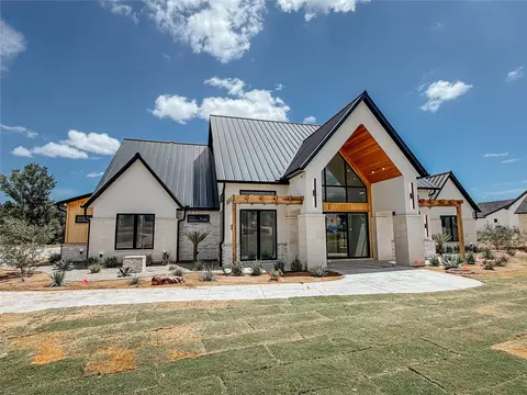 520 Royal Santana Run, Weatherford, TX 76087