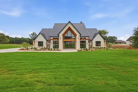 520 Royal Santana Run, Weatherford, TX 76087