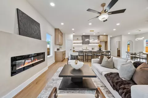 Living - 1503 Doyle Ave, Dallas, TX 75203 photo 2 of 2