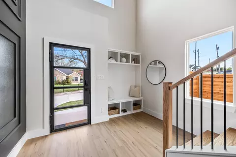 Entry Way - 1503 Doyle Ave, Dallas, TX 75203 photo 2 of 2
